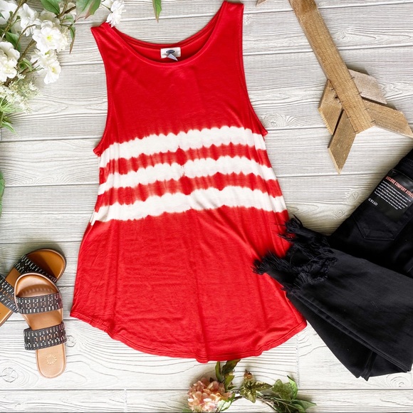 Old Navy Tops - 🔴 5/$25 • OLD NAVY | Tank Top